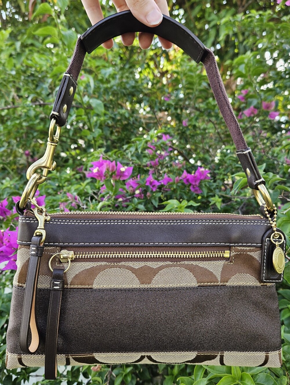 Coach 10120 Signature Brown Khaki Zip Shoulder Bag Medallion EUC